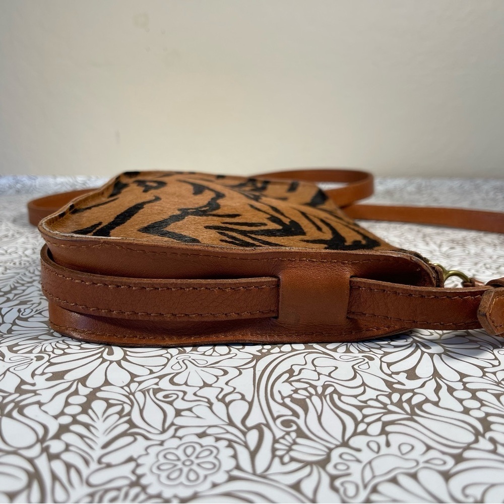 Madewell The Simple Crossbody Bag in Tiger Calf Hair - Picture 5 of 13